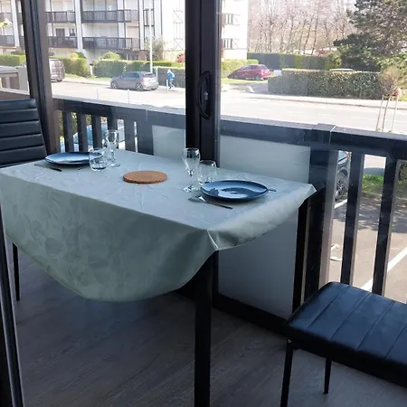 Bel Face Au Paleospace Apartman *